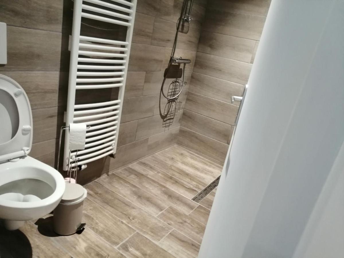 Bed and Breakfast Chez Fabrice Le Pertuis Екстер'єр фото