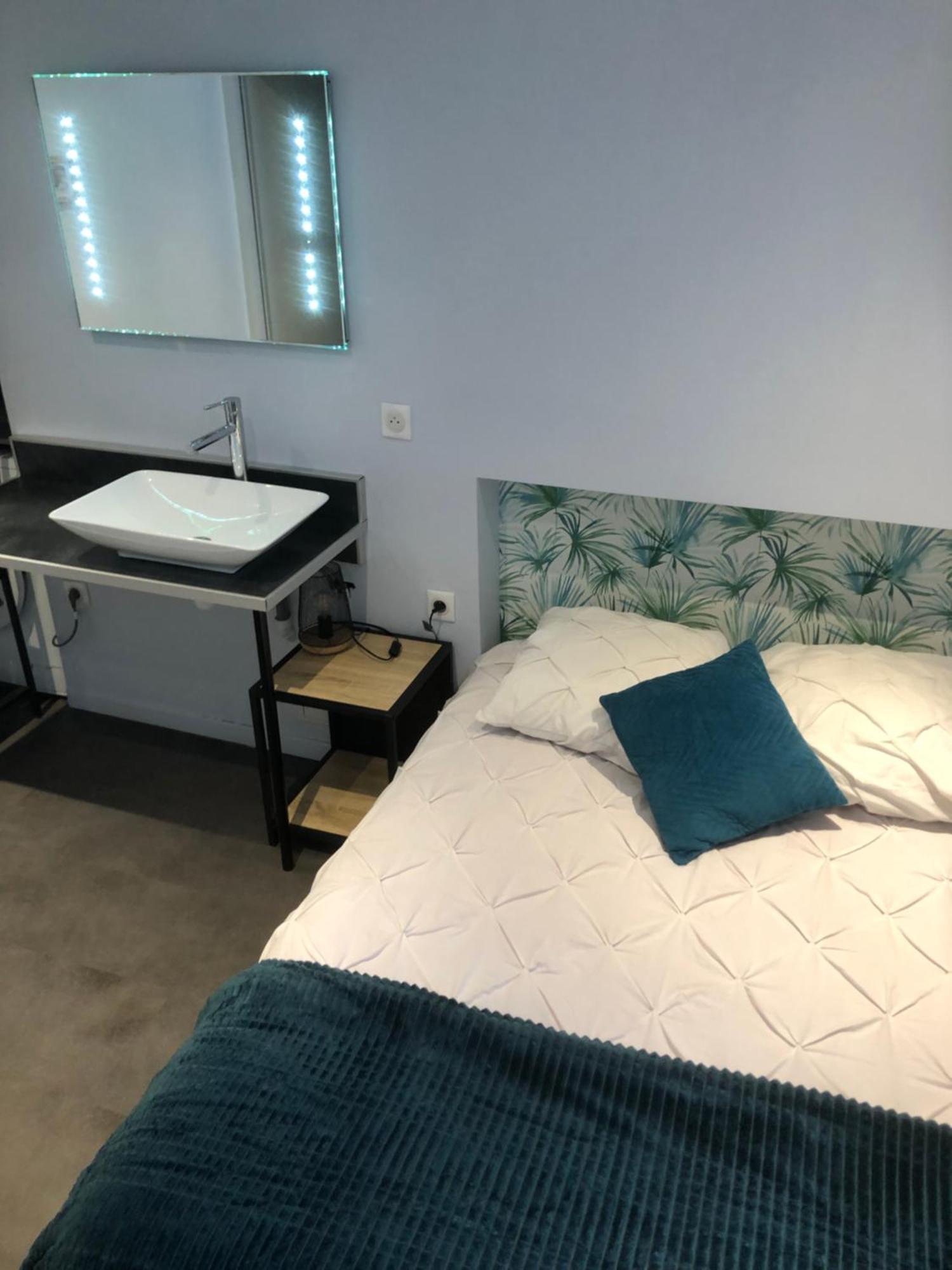 Bed and Breakfast Chez Fabrice Le Pertuis Екстер'єр фото